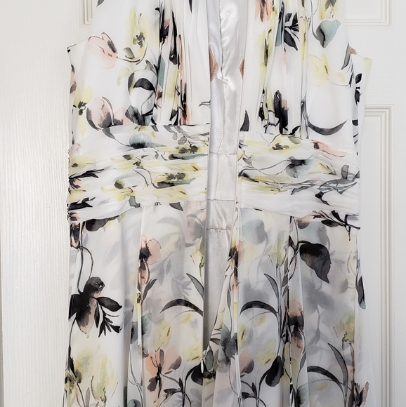 Calvin Klein floral halter gown sz 8 NWOT - Picture 5 of 8